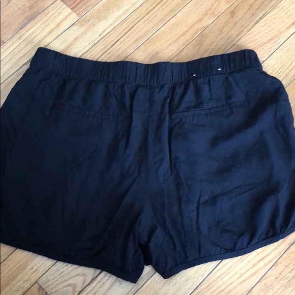 Black GAP shorts size medium - Picture 4 of 4